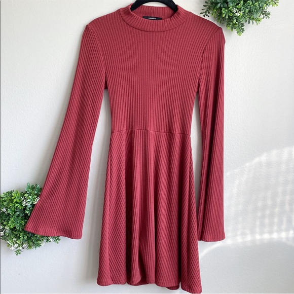 Forever 21 Dresses & Skirts - Forever 21 bell sleeve skater dress medium
